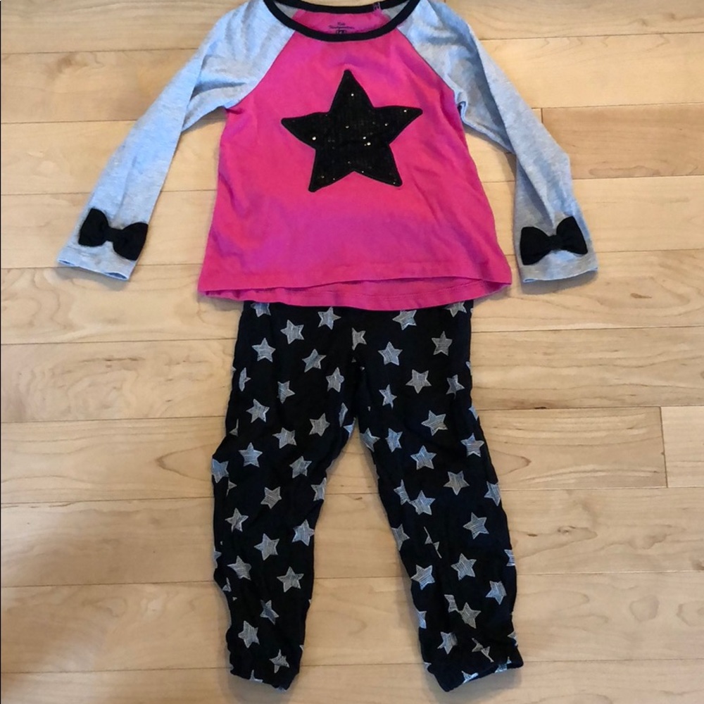 Cute girls outfit!